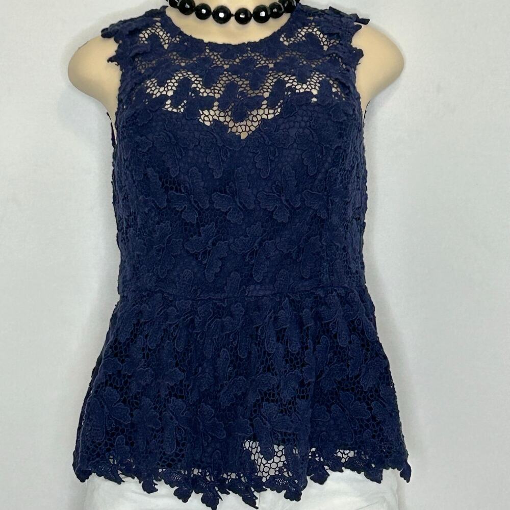Lilly Pulitzer Size 6 Navy Blue Floral Lace Peplum Top Sleeveless Cotton